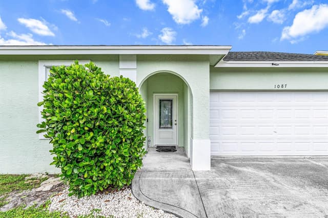 1087 Salmon Isle, FL 33413 - Photo 4