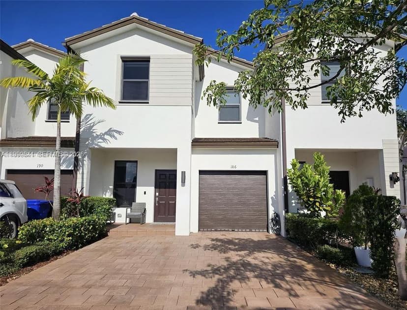 186 SW 185th Ter, Pembroke Pines FL 33029