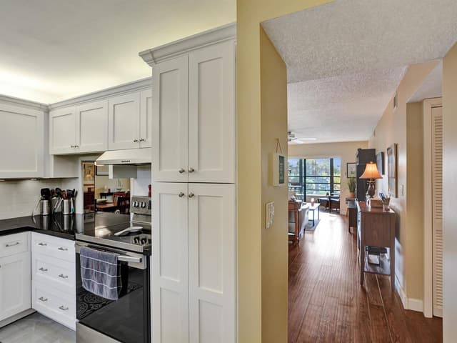 6080 N Sabal Palm Boulevard Unit 305, Tamarac FL 33319 - Tamarac, FL - Photo 3