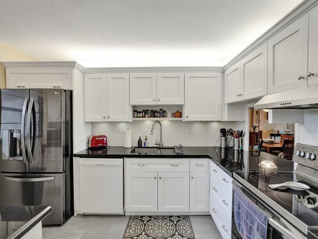 6080 N Sabal Palm Boulevard Unit 305, Tamarac FL 33319 - Tamarac, FL - Photo 4