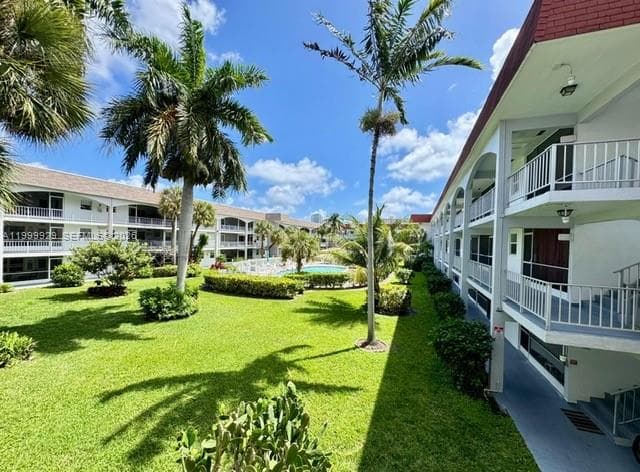 581 Blue Heron Drive # B, Hallandale Beach FL 33009 - Hallandale Beach, FL - Photo 1
