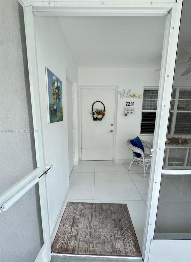 581 Blue Heron Drive # B, Hallandale Beach FL 33009 - Hallandale Beach, FL - Photo 4