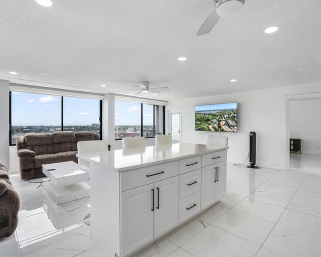 1500 Presidential Way # 806, West Palm Beach FL 33401 - West Palm Beach, FL - Photo 2