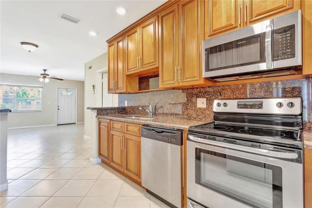 7290 NW 1st Street # 205, Margate FL 33063 - Margate, FL - Photo 3