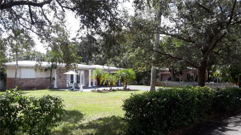 4020 SW 2nd St, Plantation FL 33317