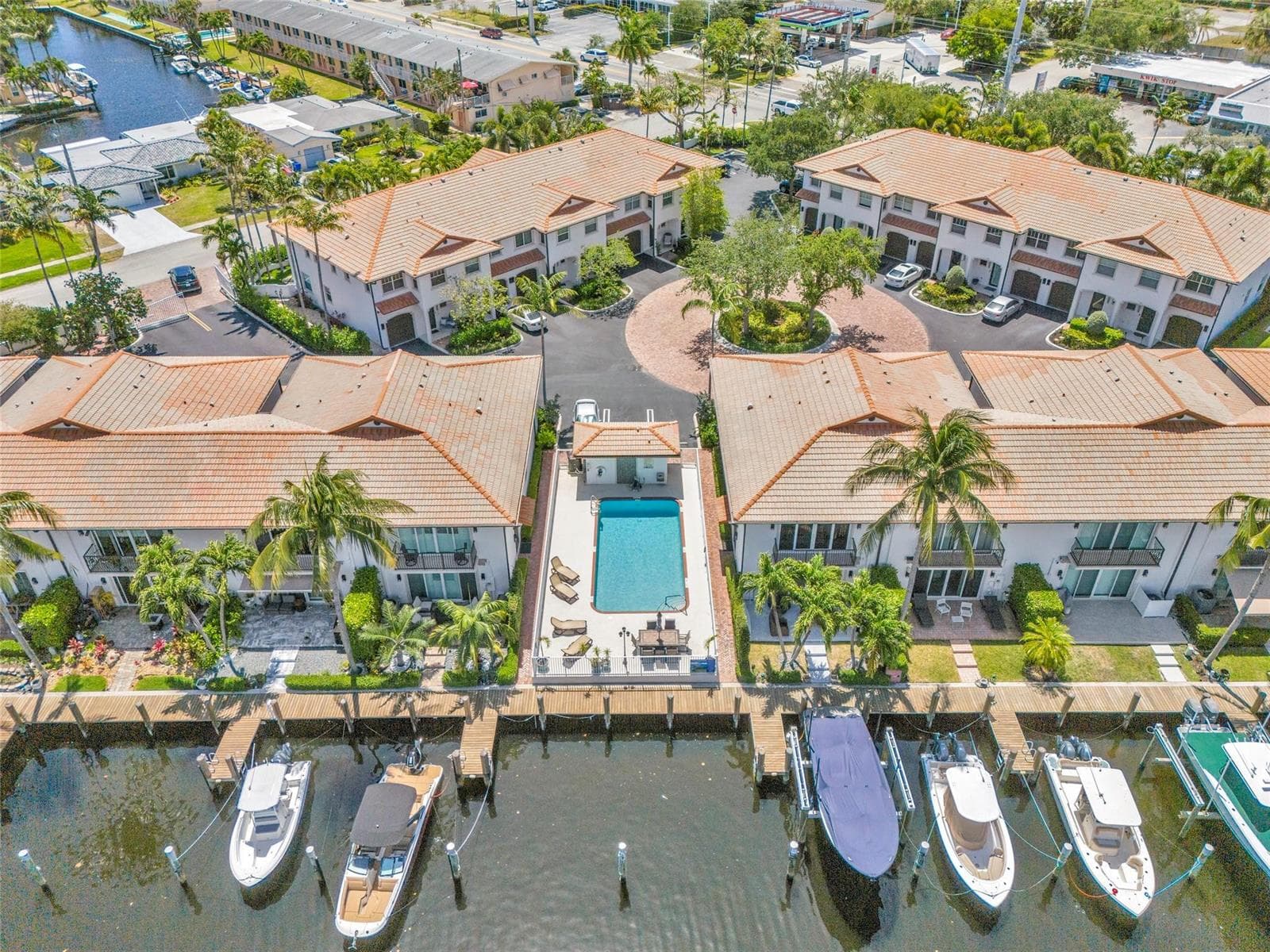 1327 SE 3rd Avenue, Pompano Beach FL 33060