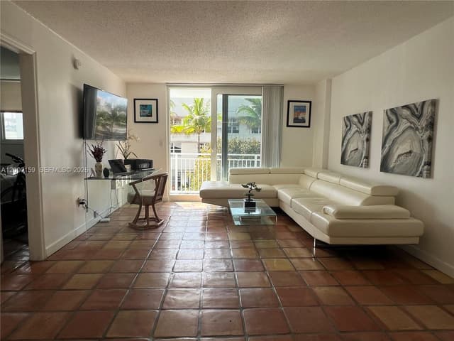 345 Ocean Dr # 303, Miami Beach FL 33139 - Miami Beach, FL - Photo 2