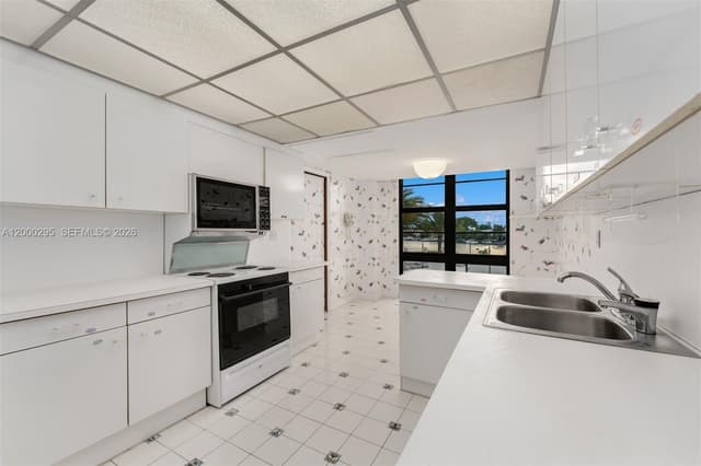 5500 Collins Ave # 304, Miami Beach FL 33140 - Miami Beach, FL - Photo 6