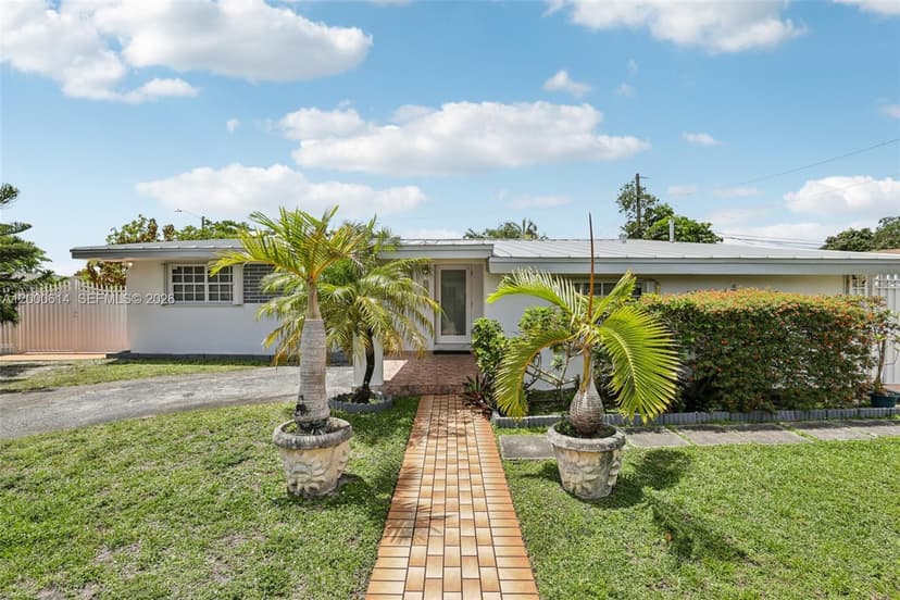 1900 SW 87th Ct, Miami FL 33165
