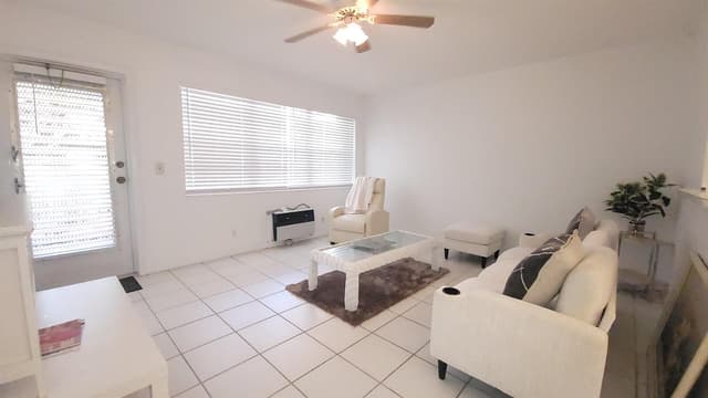 319 Chatham P, West Palm Beach FL 33417 - West Palm Beach, FL - Photo 2