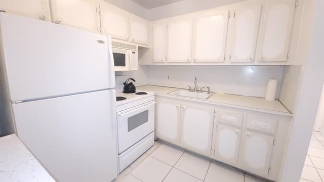 319 Chatham P, West Palm Beach FL 33417 - West Palm Beach, FL - Photo 7