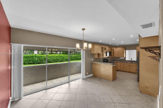 6900 NW 5th St # 201, Plantation FL 33317 - Plantation, FL - Photo 5