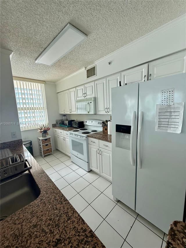 1155 Brickell Bay Dr # 1702, Miami FL 33131 - Miami, FL - Photo 4