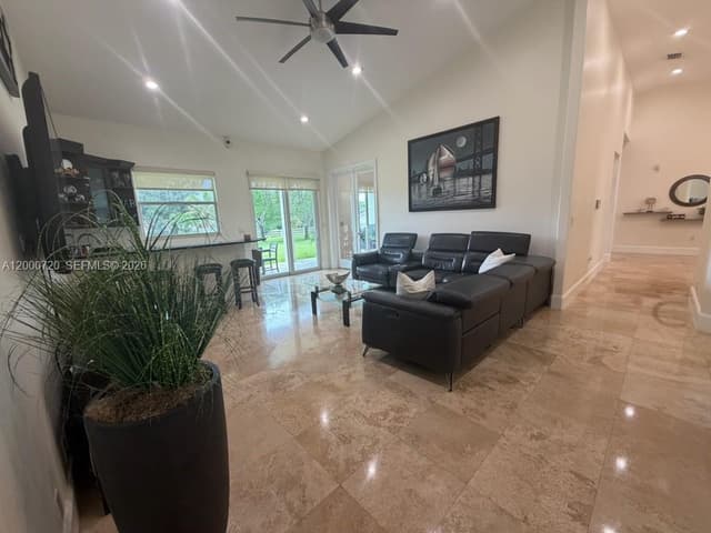 4810 SW 198th Ter, Southwest Ranches FL 33332 - Southwest Ranches, FL - Photo 7