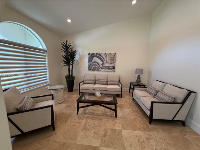 4810 SW 198th Ter, Southwest Ranches FL 33332 - Southwest Ranches, FL - Photo 4
