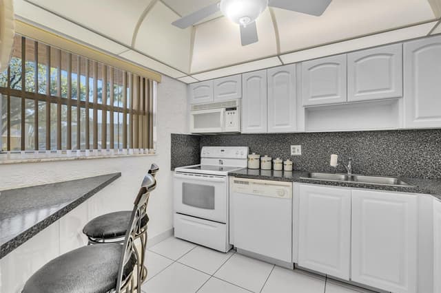 6670 Royal Palm Boulevard # 110, Margate FL 33063 - Margate, FL - Photo 7