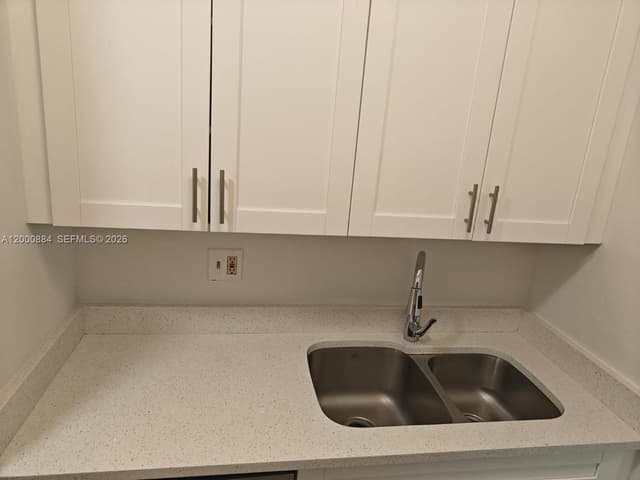 10228 Twin Lakes Dr, Coral Springs FL 33071 - Coral Springs, FL - Photo 3