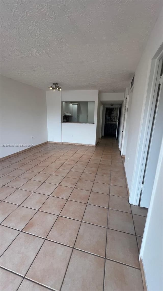 6070 W 18th Ave # 323, Hialeah FL 33012 - Hialeah, FL - Photo 7