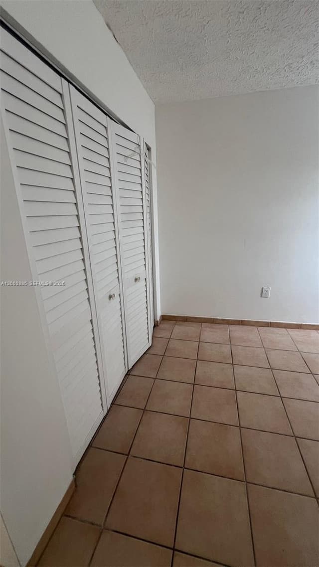6070 W 18th Ave # 323, Hialeah FL 33012 - Hialeah, FL - Photo 4