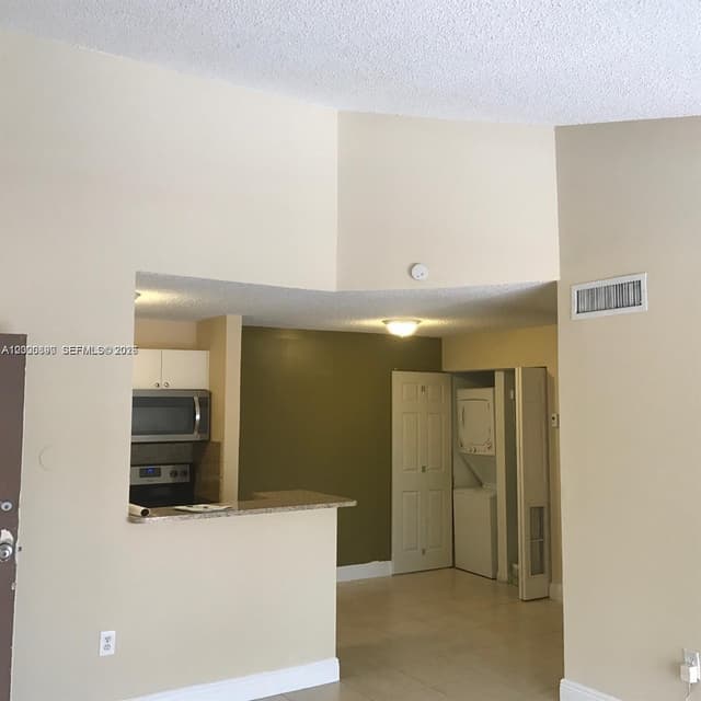 7200 NW 179th St # 302, Hialeah FL 33015 - Hialeah, FL - Photo 3