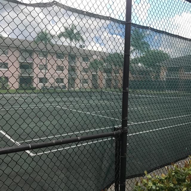 7200 NW 179th St # 302, Hialeah FL 33015 - Hialeah, FL - Photo 5