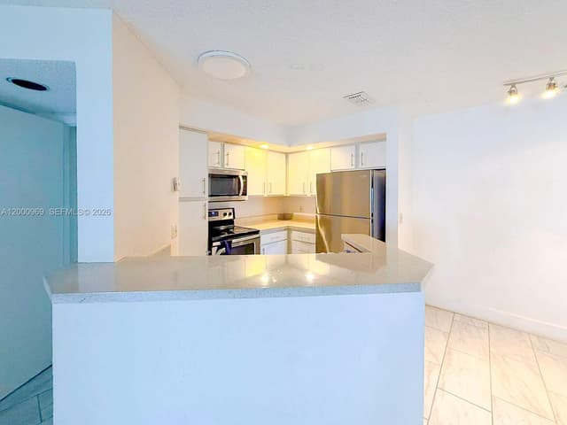 3440 N Pinewalk Dr N # 518, Margate FL 33063 - Margate, FL - Photo 2