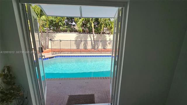 8421 NW 8th St, Pembroke Pines FL 33024 - Pembroke Pines, FL - Photo 2