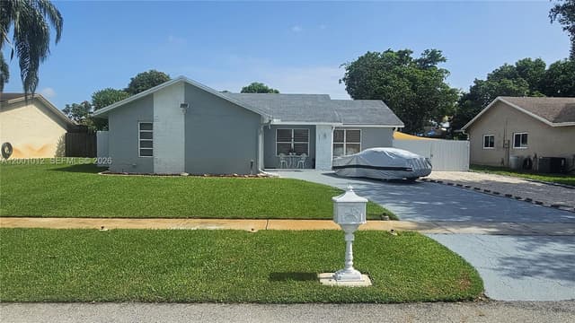 8421 NW 8th St, Pembroke Pines FL 33024 - Pembroke Pines, FL - Photo 3