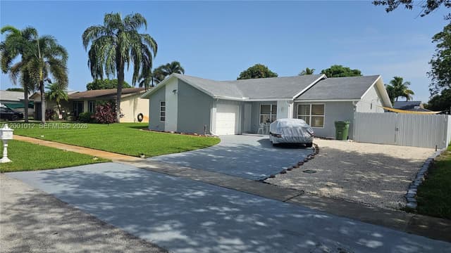 8421 NW 8th St, Pembroke Pines FL 33024 - Pembroke Pines, FL - Photo 4