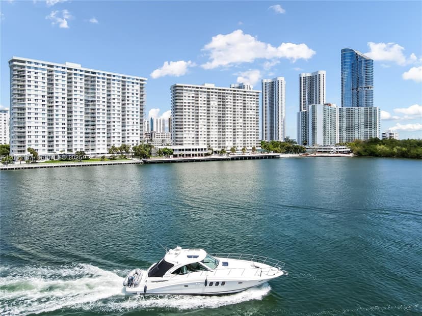 300 Bayview Dr # 315, Sunny Isles Beach FL 33160
