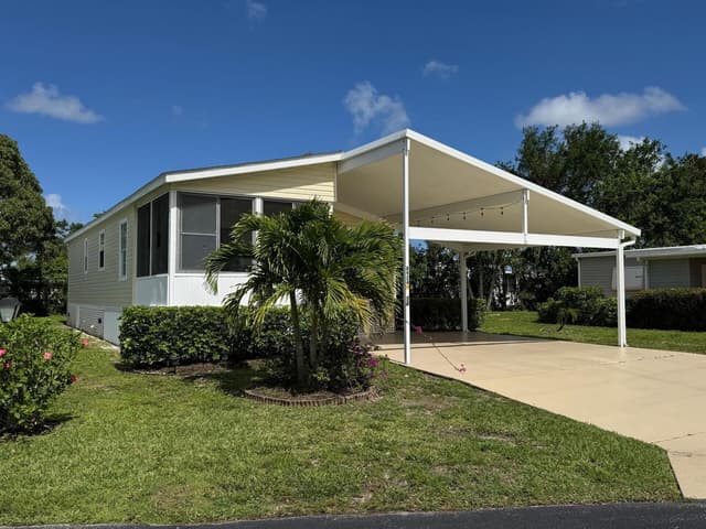 8924 Princess Donna Court E, Boynton Beach FL 33436 - Boynton Beach, FL - Photo 2