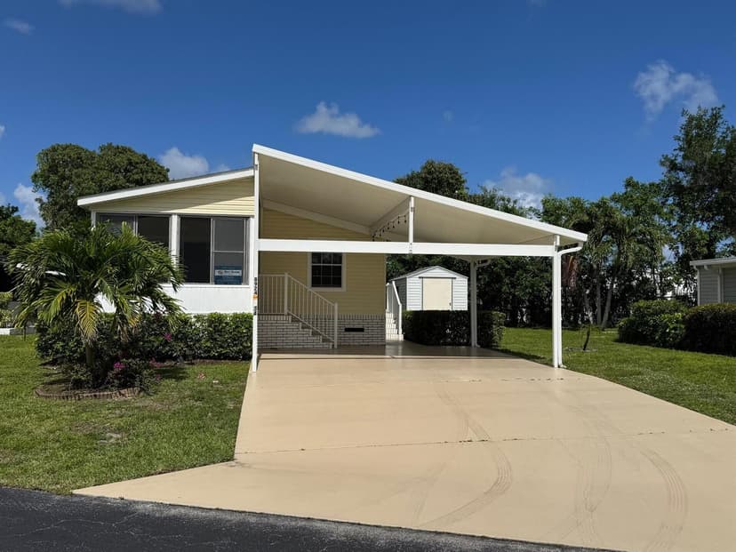 8924 Princess Donna Court E, Boynton Beach FL 33436