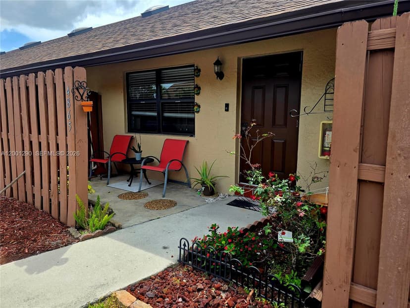 4865 SW 64th Way, Davie FL 33314