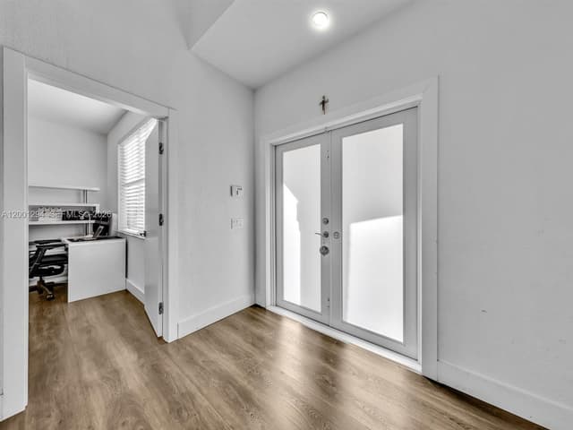 1042 Thistle Creek Ct, Weston FL 33327 - Weston, FL - Photo 2