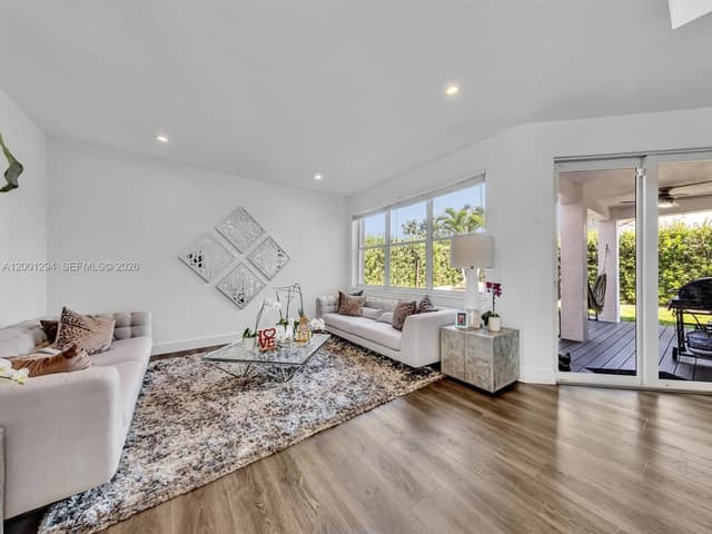 1042 Thistle Creek Ct, Weston FL 33327 - Weston, FL - Photo 6