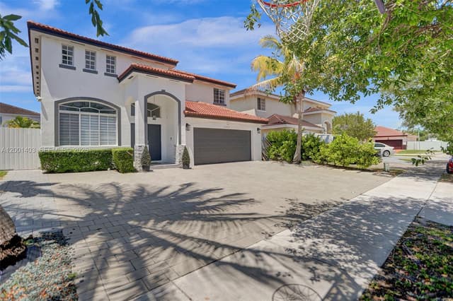 10231 SW 227th Ln, Cutler Bay FL 33190 - Cutler Bay, FL - Photo 2