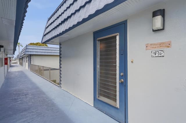 373 Tuscany G, Delray Beach FL 33446 - Delray Beach, FL - Photo 2