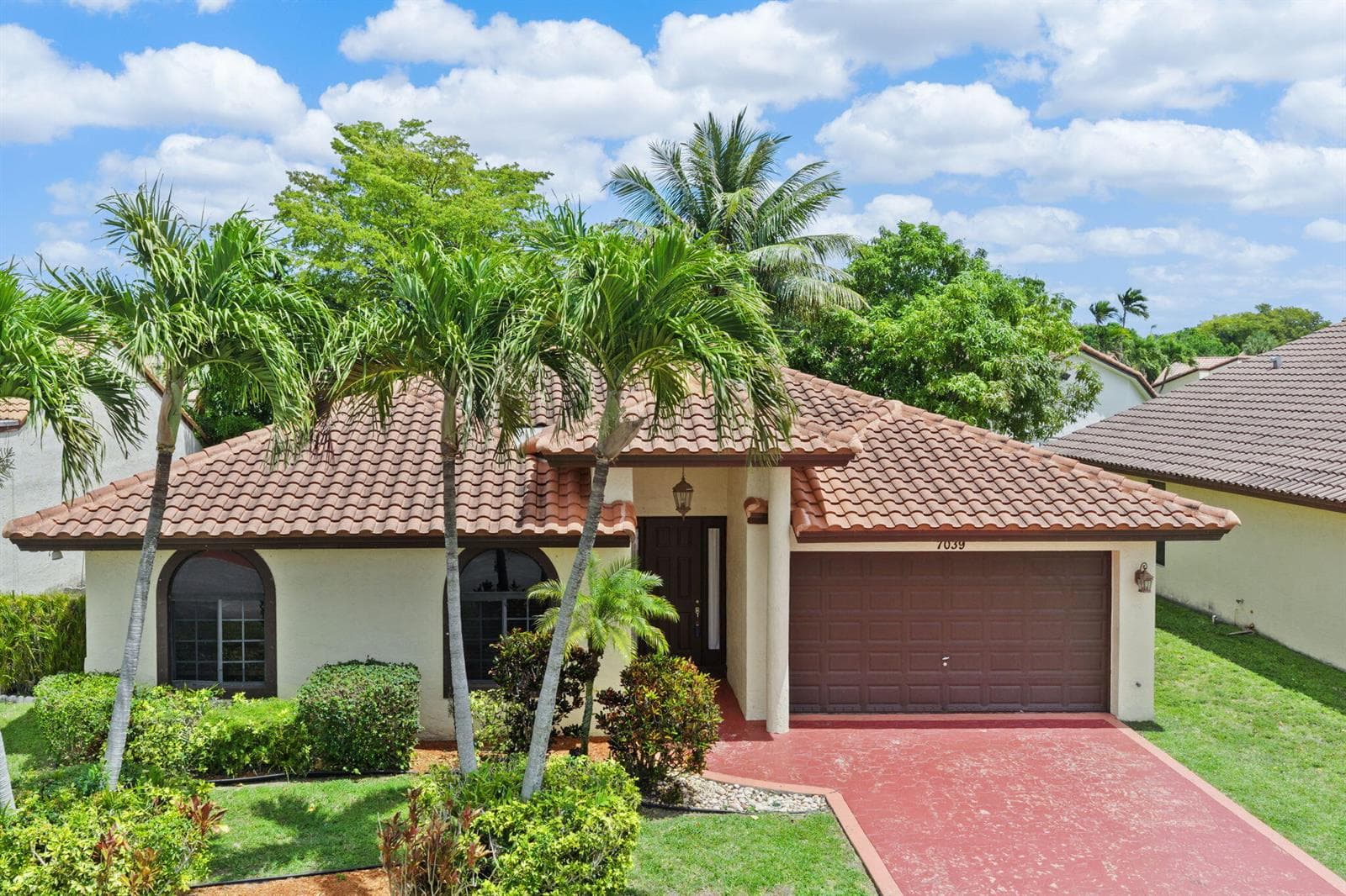 7039 Golf Pointe Circle, Tamarac FL 33321