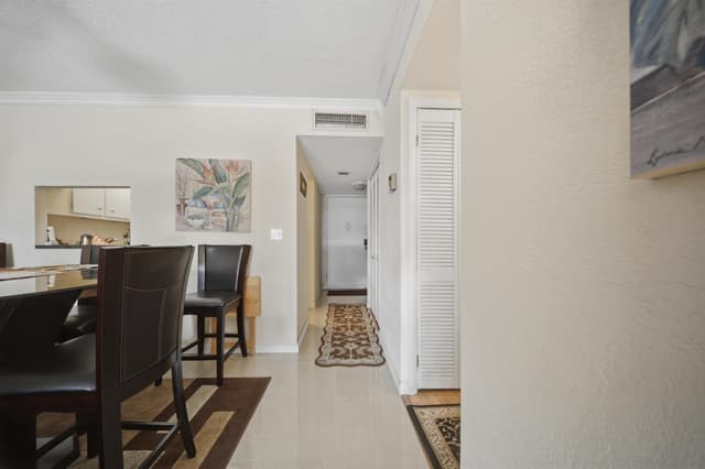 3040 Holiday Springs Boulevard # 212, Margate FL 33063 - Margate, FL - Photo 2