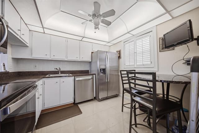 3040 Holiday Springs Boulevard # 212, Margate FL 33063 - Margate, FL - Photo 4