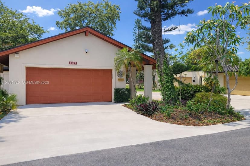 5524 Constant Spring Ter # 213, Lauderhill FL 33319