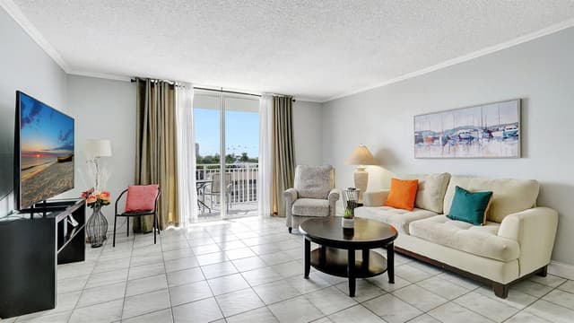 427 Golden Isles Drive # 5j, Hallandale Beach FL 33009 - Hallandale Beach, FL - Photo 5