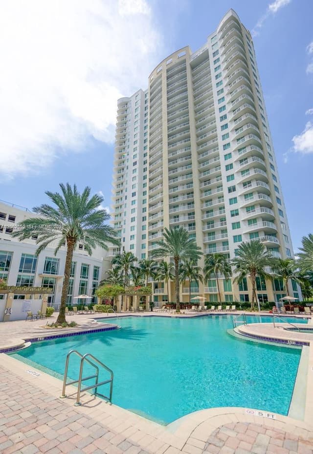 1745 E Hallandale Beach Blvd # 306W, Hallandale Beach FL 33009 - Hallandale Beach, FL - Photo 2