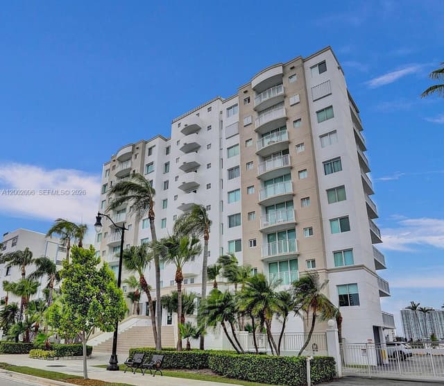 18000 N Bay Rd # 201, Sunny Isles Beach FL 33160 - Sunny Isles Beach, FL - Photo 4