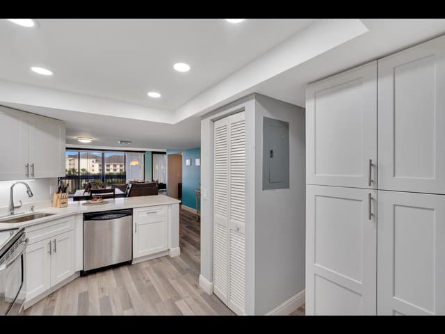 2400 Presidential Way # 401, West Palm Beach FL 33401 - West Palm Beach, FL - Photo 5