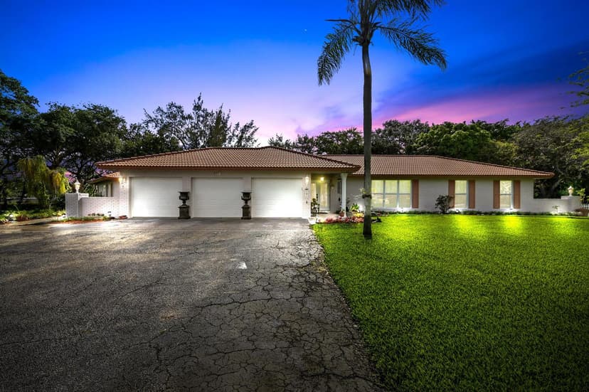 9351 NW 44th Place, Coral Springs FL 33065