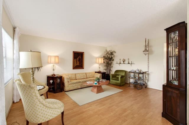349 Capri # H, Delray Beach FL 33484 - Delray Beach, FL - Photo 2