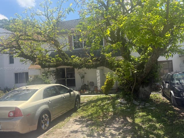 1318 Silverado Dr, North Lauderdale FL 33068 - North Lauderdale, FL - Photo 5