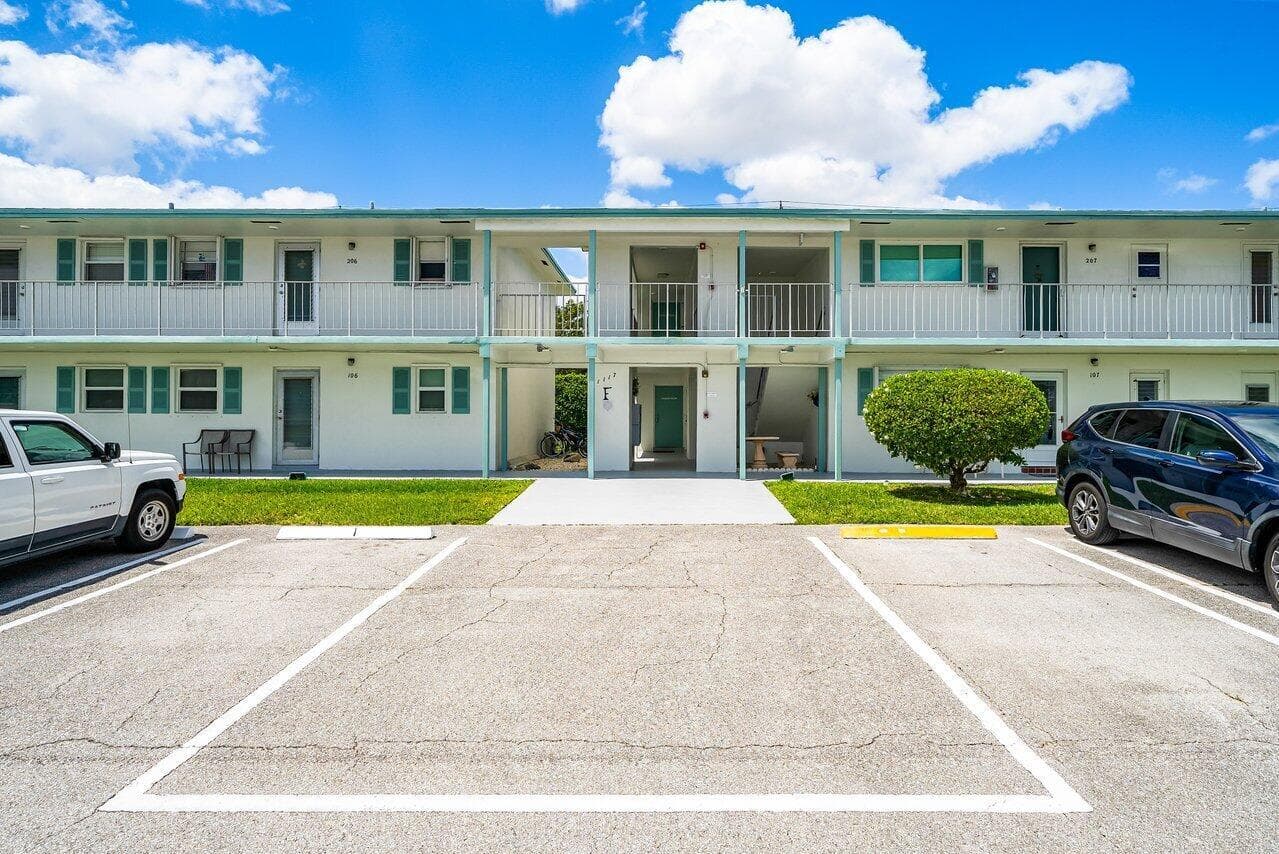 1117 Lake Terrace # 207, Boynton Beach FL 33426 - Boynton Beach, FL - Photo 1