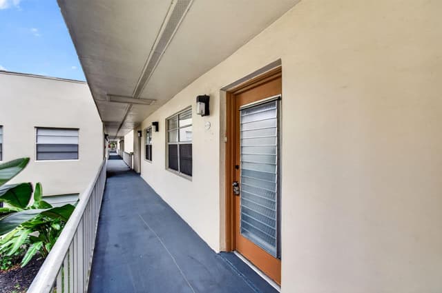 190 Piedmont D, Delray Beach FL 33484 - Delray Beach, FL - Photo 2